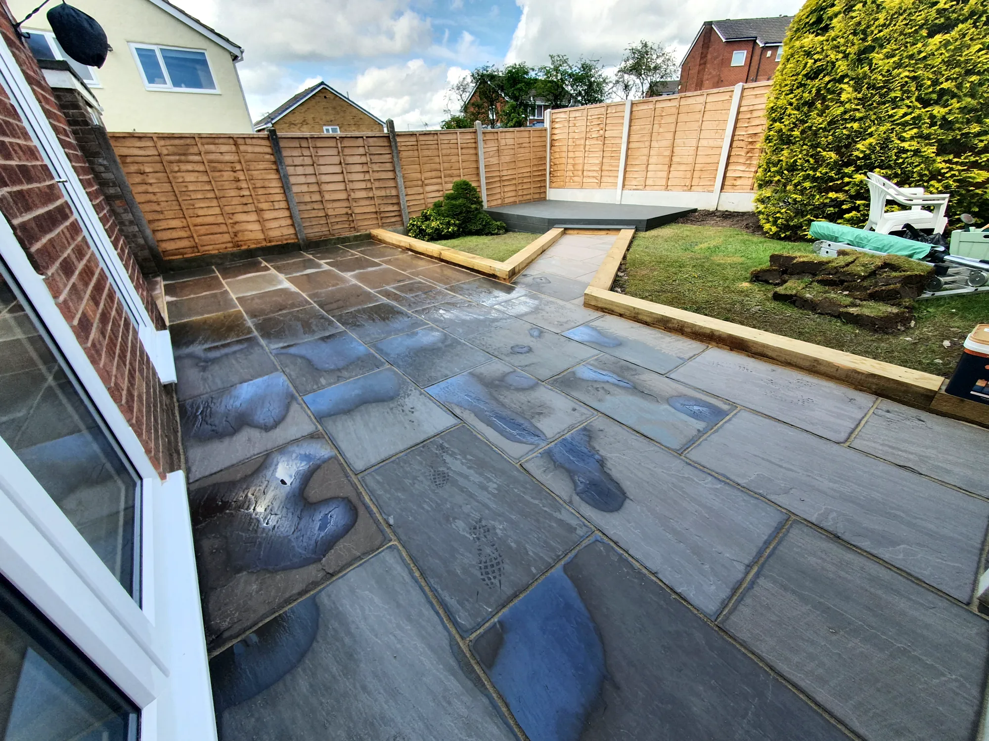 Indian stone, sleepers + composite deck